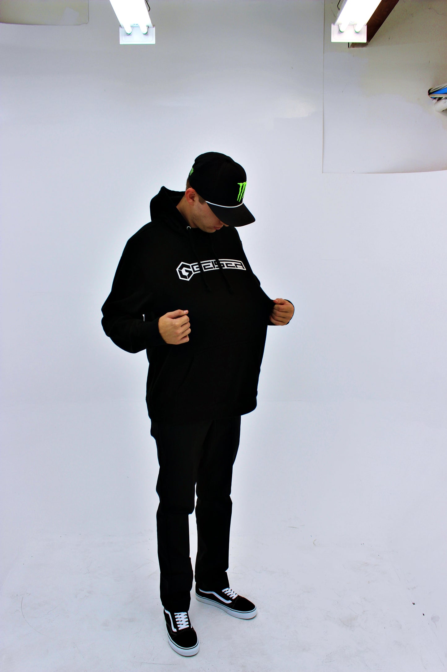 GEISER PERFORMANCE HOODIE