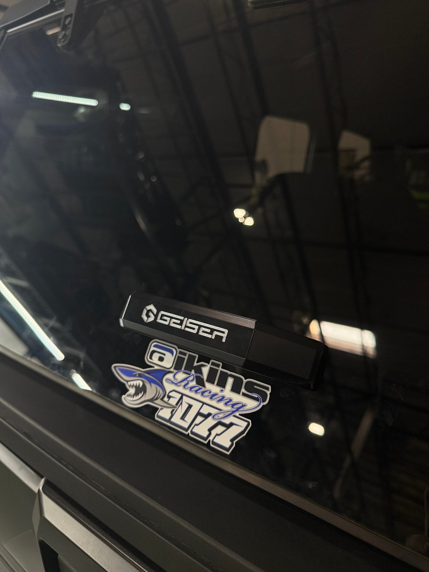 GEISER POLARIS XPEDITION REAR WINDOW HANDLE