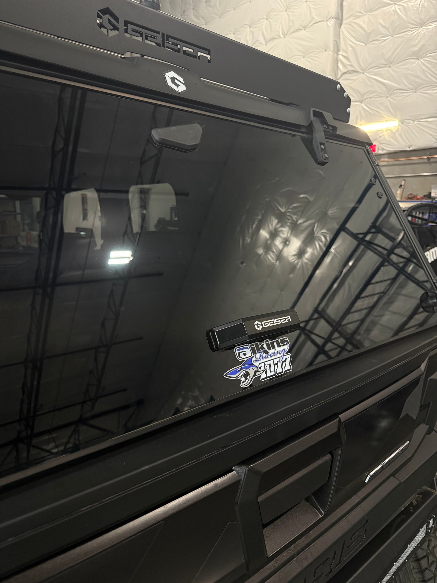 GEISER POLARIS XPEDITION REAR WINDOW HANDLE